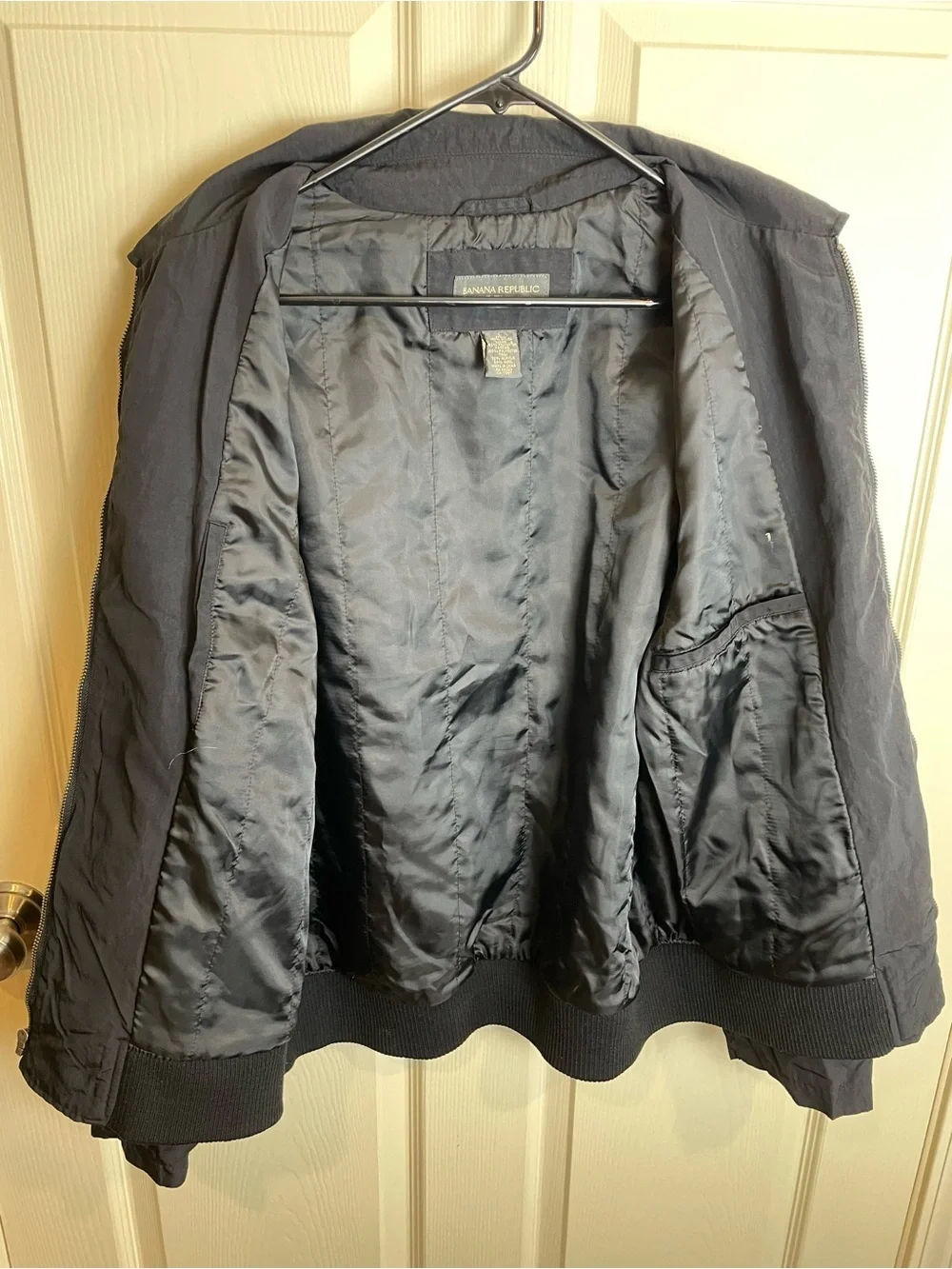 Banana Republic Men's black Zip Bomber Jacket Nylon Insulated Large
